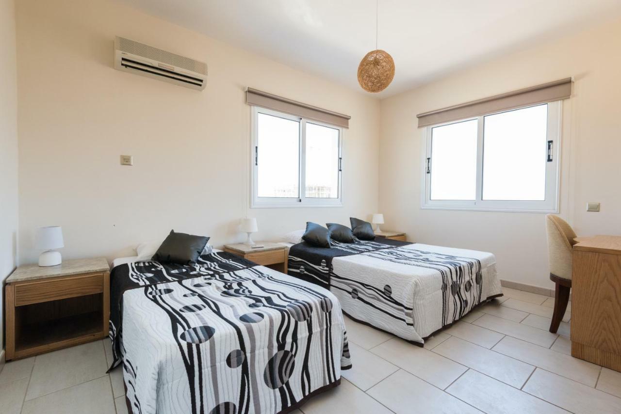 Nissi Palms Villa Ayia Napa Bagian luar foto