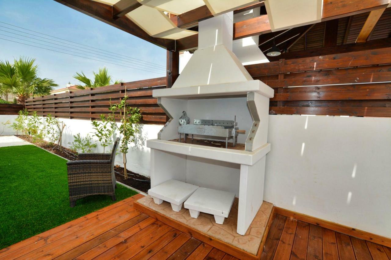 Nissi Palms Villa Ayia Napa Bagian luar foto
