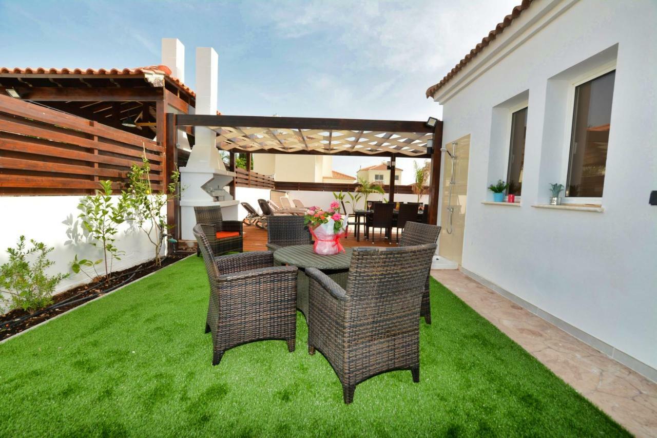 Nissi Palms Villa Ayia Napa Bagian luar foto