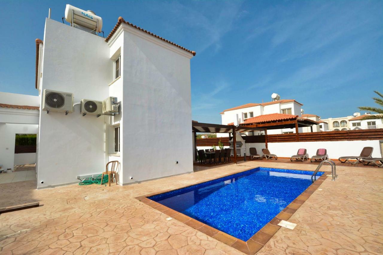 Nissi Palms Villa Ayia Napa Bagian luar foto