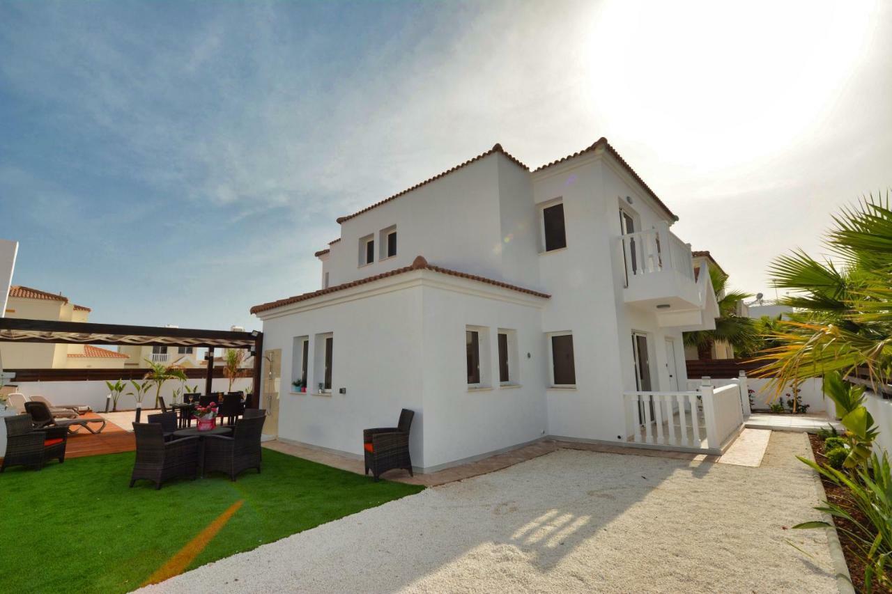 Nissi Palms Villa Ayia Napa Bagian luar foto